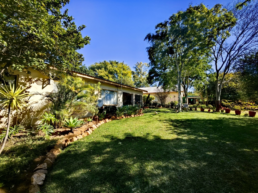 Commercial Property for Sale in Boschhoek A H North West